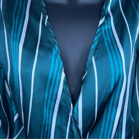 XS RUE21 GREEN STRIPED SATIN BLOUSE LONG SLEEVE GLAM SOFT - Picture 2 of 11